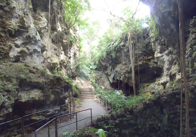 沖縄家族旅行 ガンガラーの谷 ブログ