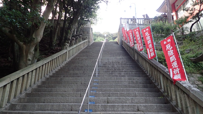 由加神社本宮　厄除石段