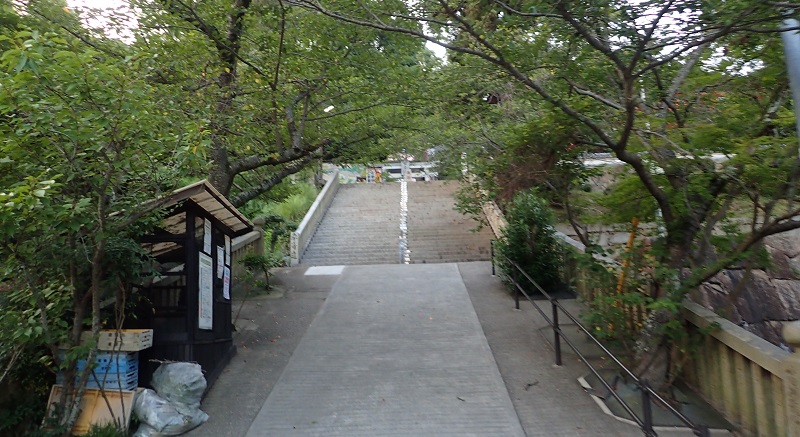 由加神社本宮　厄除石段