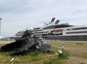 宇野港 大型客船 入港 ロストラル