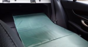 ベンツCクラスセダン 車中泊