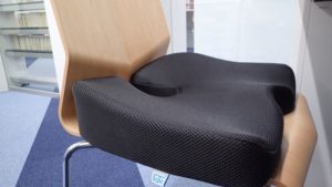 IKSTAR 第四世代 ヘルスケア座布団 低反発クッション