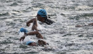 クロール　肩こり解消　スイミング