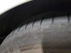 ベンツCクラス W205 タイヤ交換費用