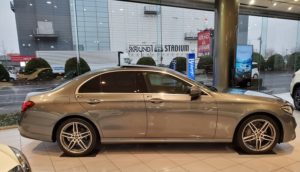 ベンツCクラス w205 タイヤ交換費用　ランフットタイヤ