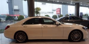ベンツCクラス w205 タイヤ交換費用　ランフットタイヤ